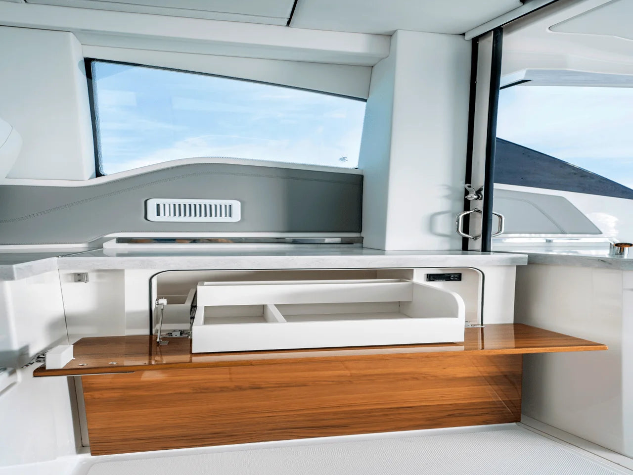 2025 Tiara Yachts LE 43 43.0 feet, Inuvik, Northwest Territories #17