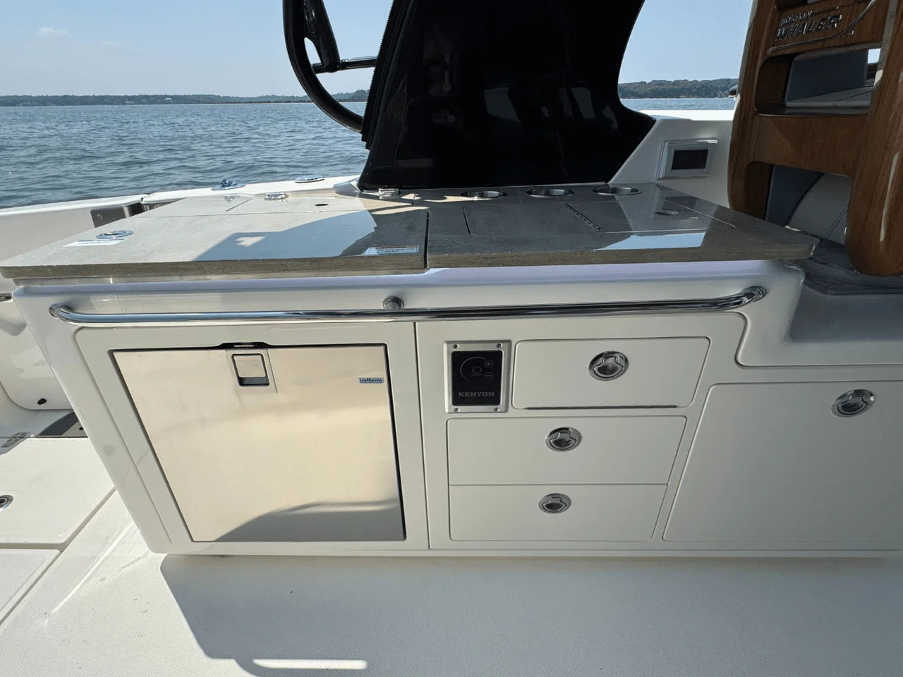 2025 Boston Whaler 380 Realm 38.0 feet, Huntington, NY #41