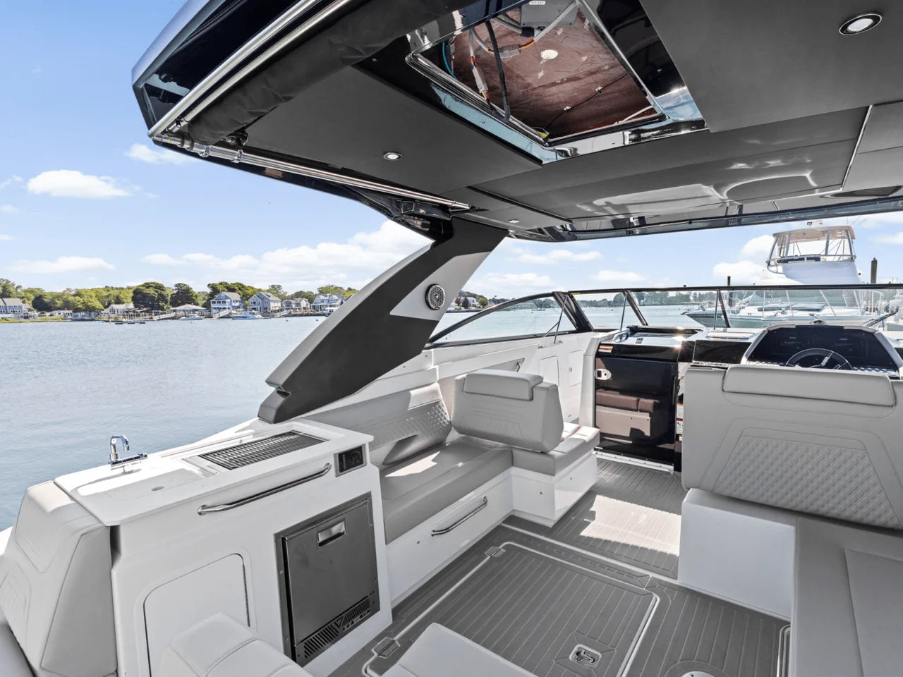 2026 Cruisers Yachts 34 GLS Outboard 34.0 feet, Danvers, Massachusetts #14