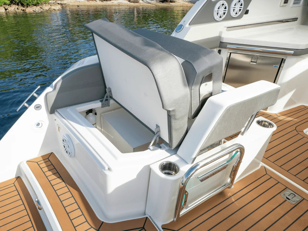 2025 Tiara Yachts LX 34 34.0 feet, Inuvik, Northwest Territories #42