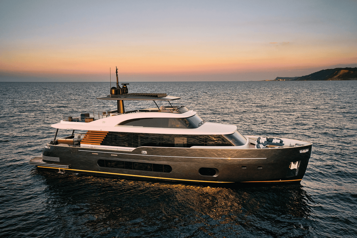 2027 Azimut Magellano 66 66.0 feet, Inuvik, Northwest Territories #16