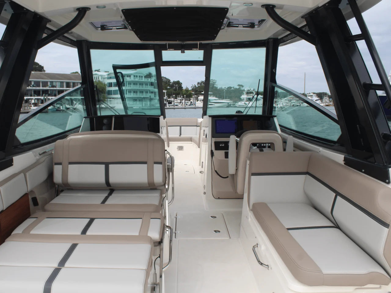 2026 Boston Whaler 330 Vantage 33.0 feet, Charleston, South Carolina #28