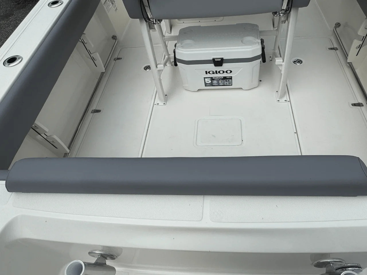2026 Boston Whaler 230 Outrage 23.0 feet, Huntington, NY #8