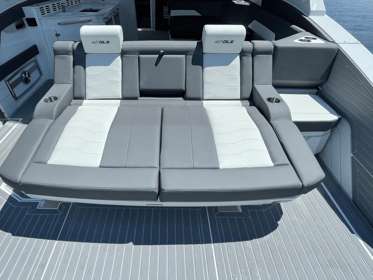 2026 Cruisers Yachts 42 GLS 42.0 feet, Inuvik, Northwest Territories #4