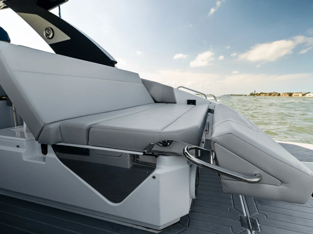 2026 Cruisers Yachts 34 GLS Outboard 35.0 feet, Inuvik, Northwest Territories #127