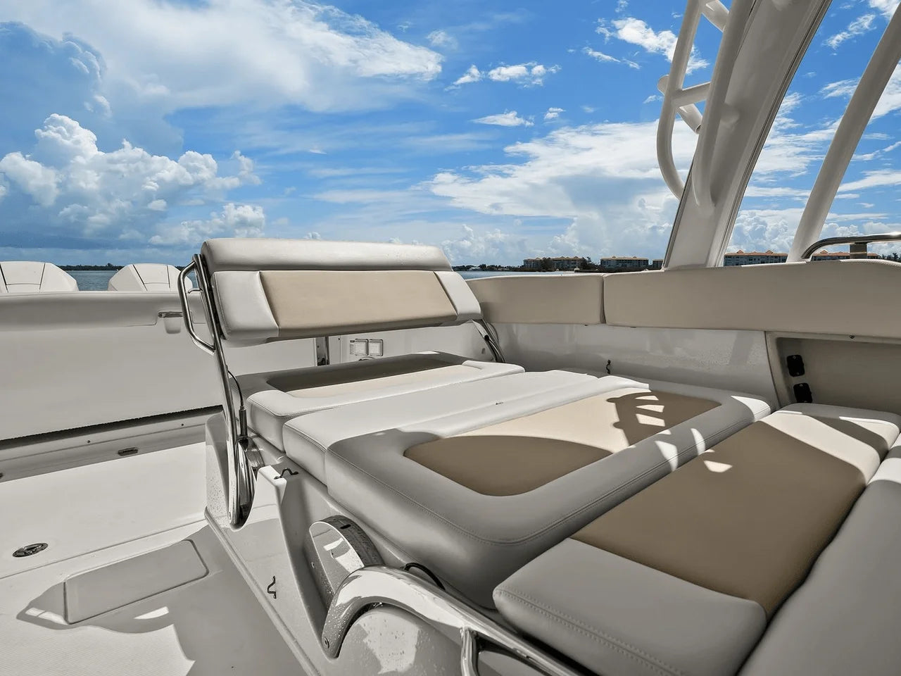 2020 Boston Whaler 320 VANTAGE 33.0 feet, St Petersburg, FL #46