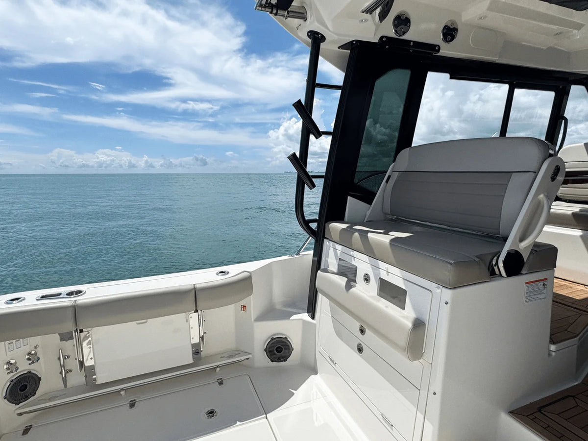 2026 Boston Whaler 365 Conquest 36.0 feet, Jupiter, Florida #14