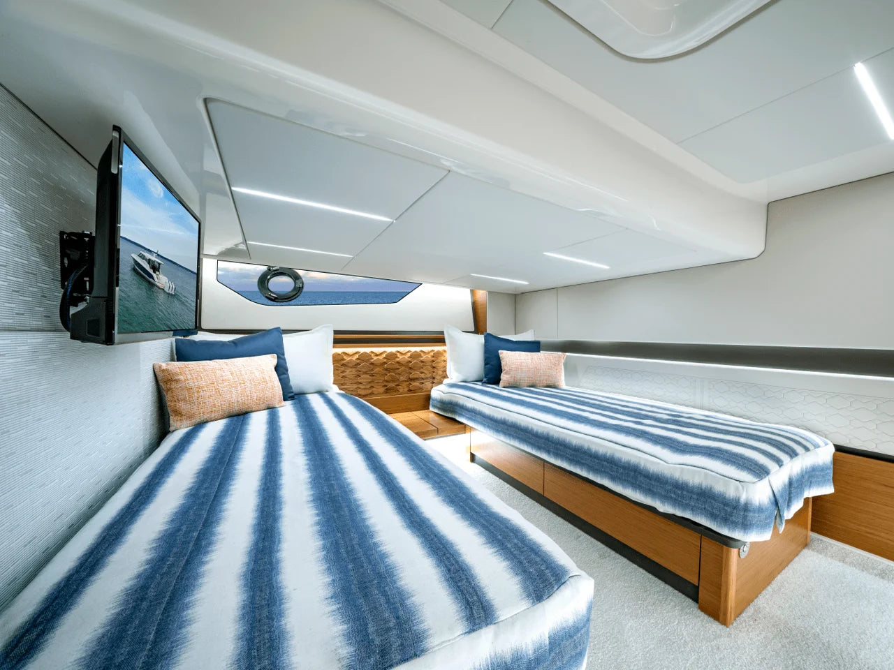 2025 Tiara Yachts LE 48 48.0 feet, Inuvik, Northwest Territories #16