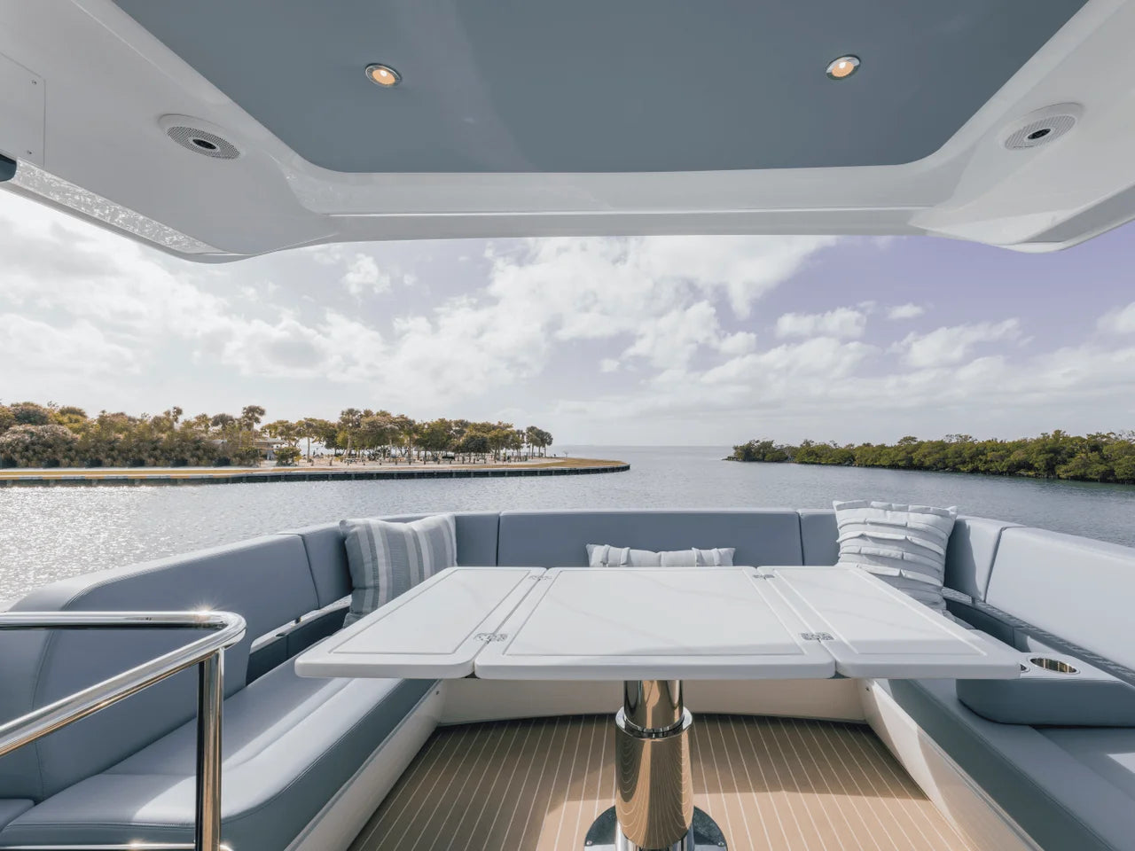 2026 Cruisers Yachts 57 FLY 57.0 feet, Inuvik, Northwest Territories #44