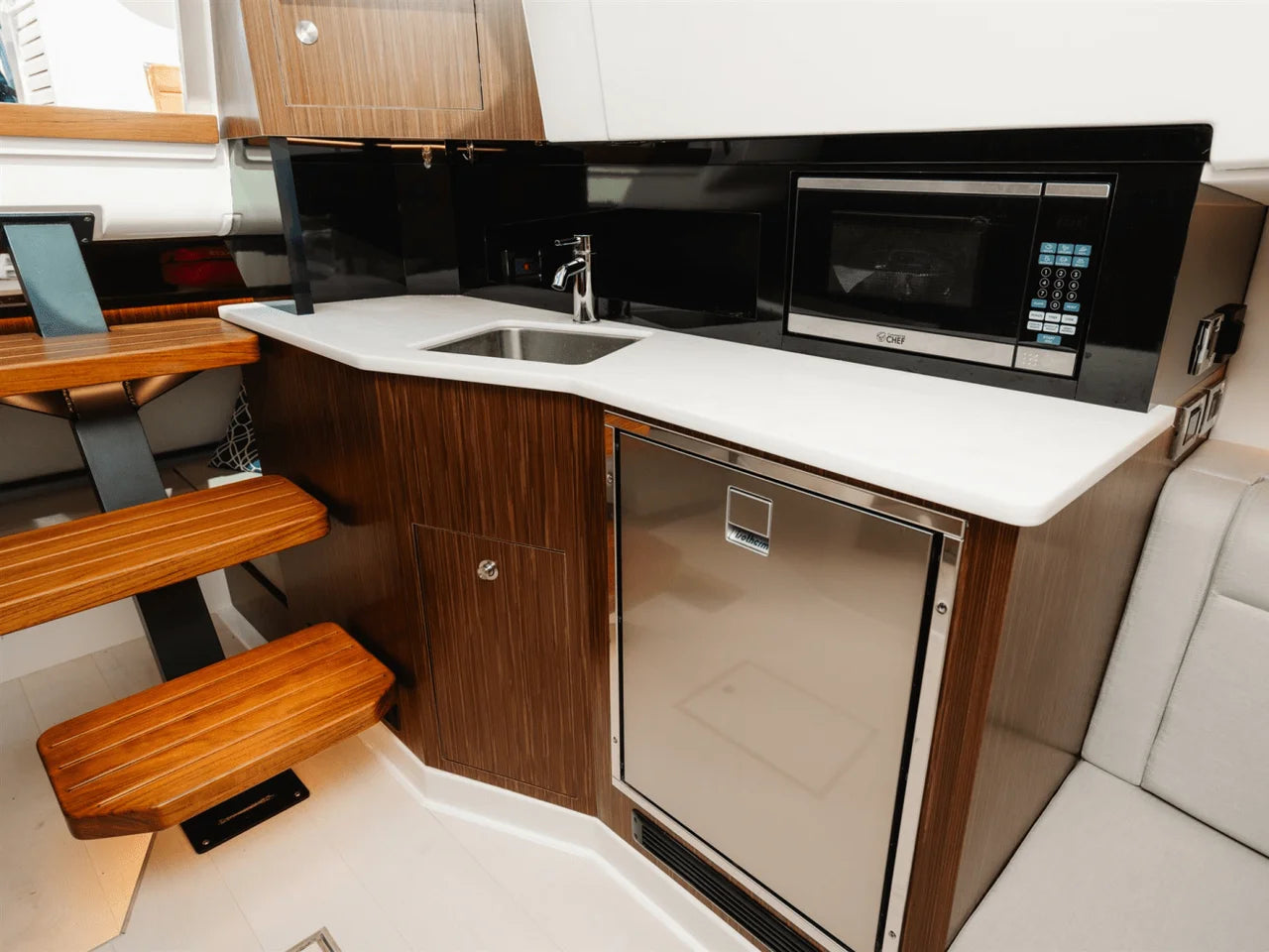 2023 Sea Ray 370 Sundancer Outboard 37.0 feet, Charleston, SC #26