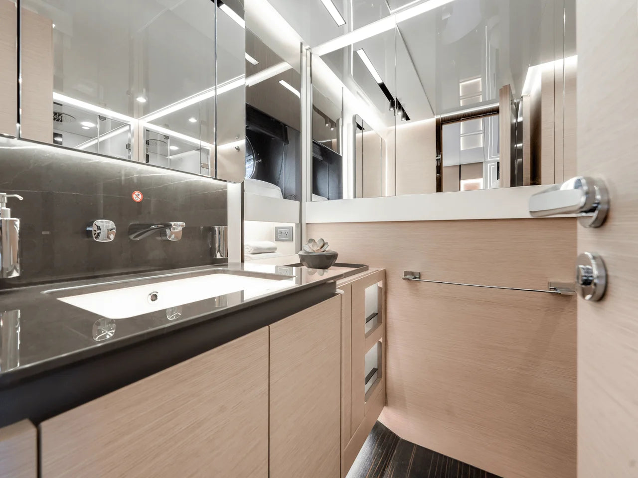 2024 Azimut S8 80.0 feet, Miami, FL #47