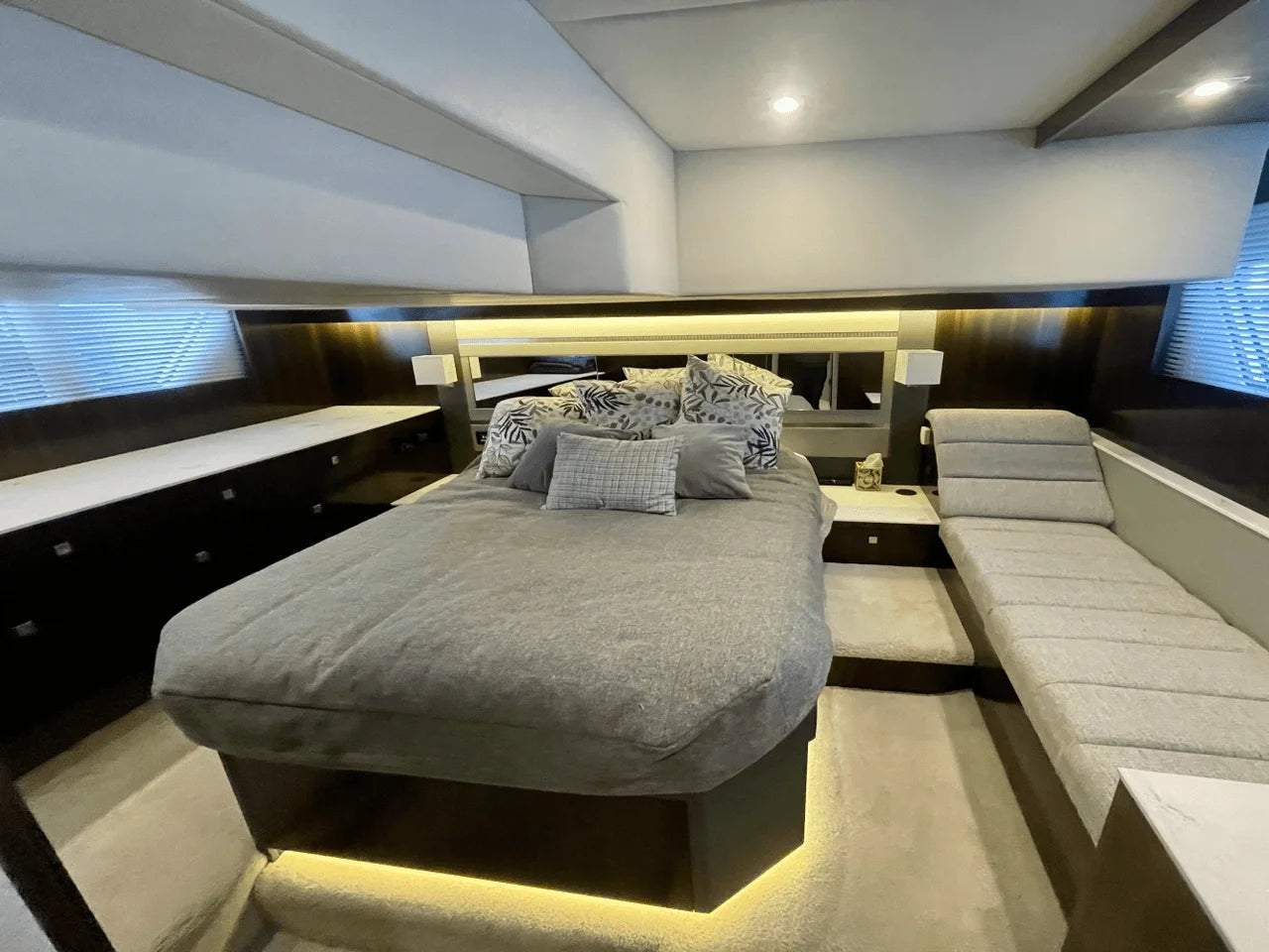 2023 Cruisers Yachts 46 CANTIUS 46.0 feet, Quincy, MA #28