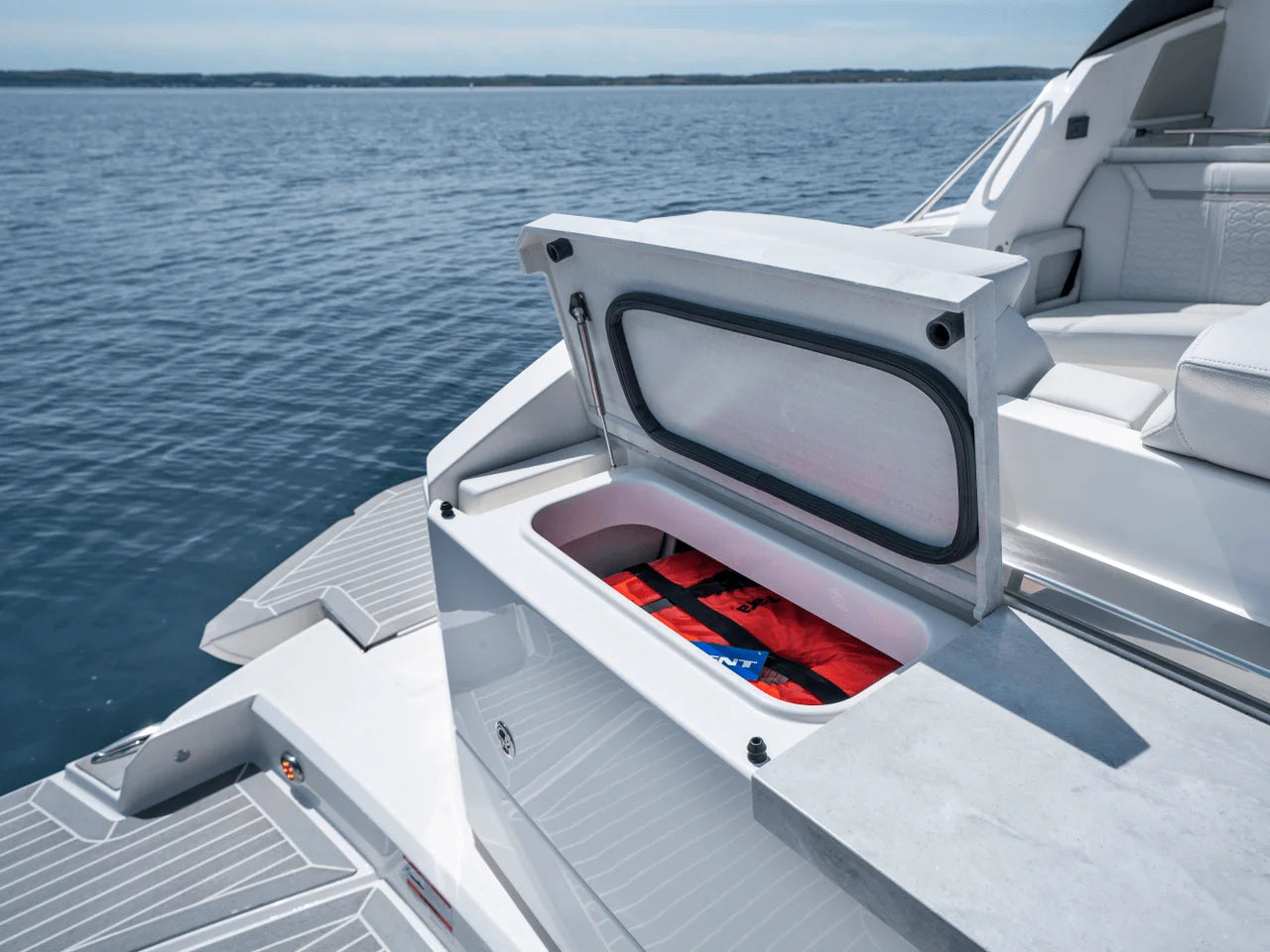 2025 Tiara Yachts LE 43 43.0 feet, Inuvik, Northwest Territories #8