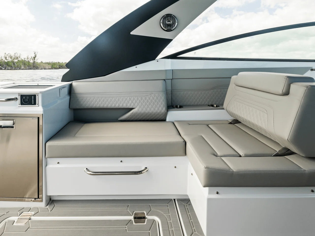 2026 Cruisers Yachts 34 GLS Outboard 35.0 feet, Inuvik, Northwest Territories #91