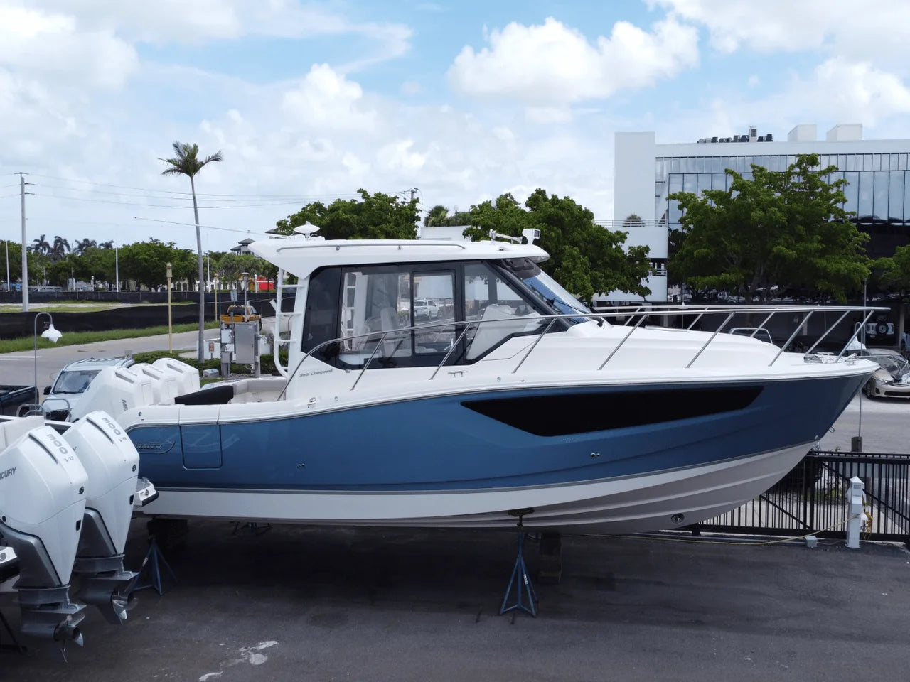 2025 Boston Whaler 365 Conquest 36.0 feet, Naples, Florida #3