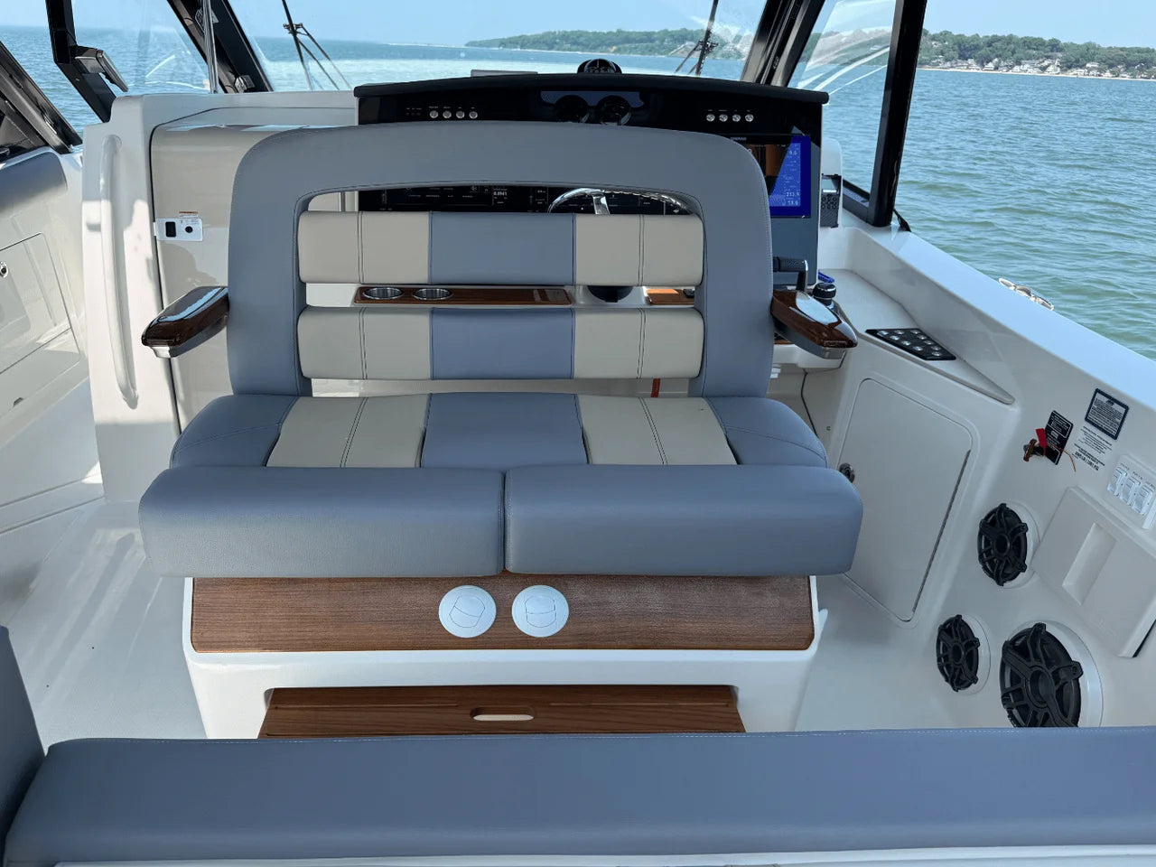 2025 Boston Whaler 380 Realm 38.0 feet, Huntington, NY #28