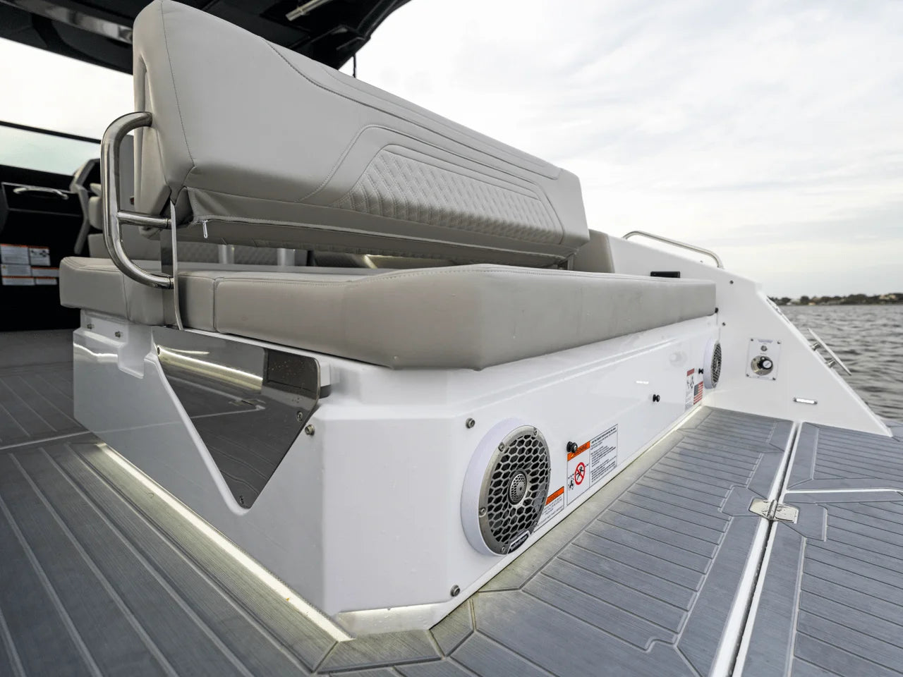 2026 Cruisers Yachts 34 GLS Outboard 35.0 feet, Inuvik, Northwest Territories #132
