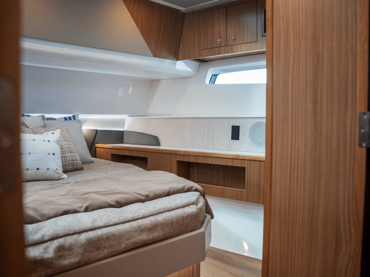 2026 Cruisers Yachts 50GLS OB 50.0 feet, Wrightsville Beach, North Carolina #37