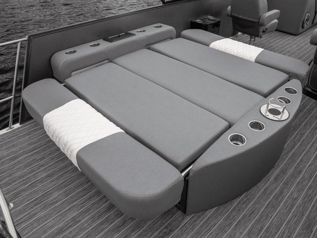 2026 Premier 230 Intrigue 23.0 feet, Inuvik, Northwest Territories #11
