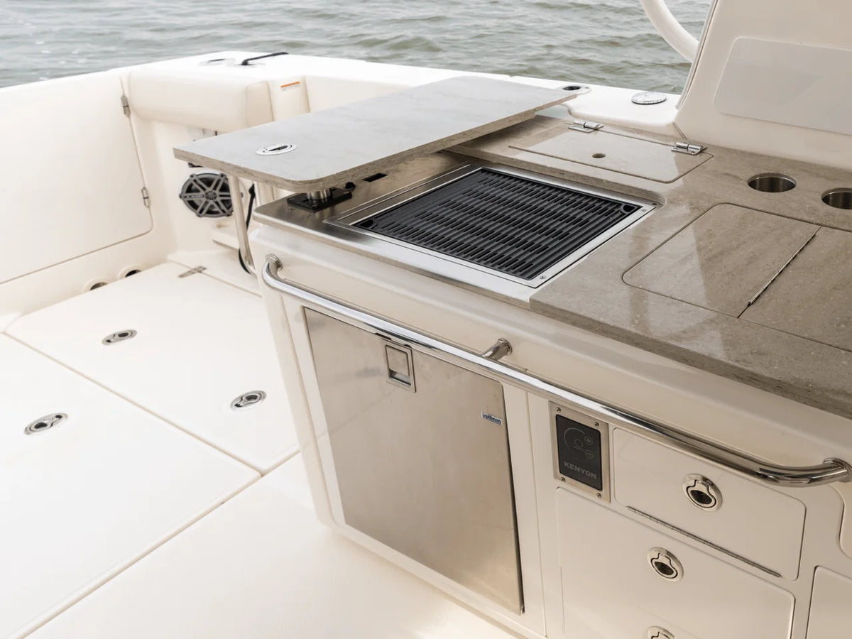 2027 Boston Whaler 380 Realm 38.0 feet, Naples, Florida #98
