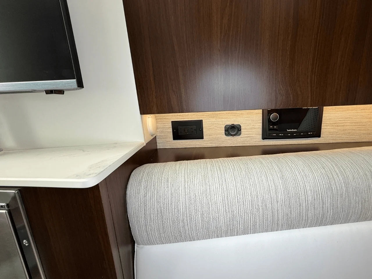 2026 Cruisers Yachts 38 GLS 37.0 feet, Lake Ozark, MO #46