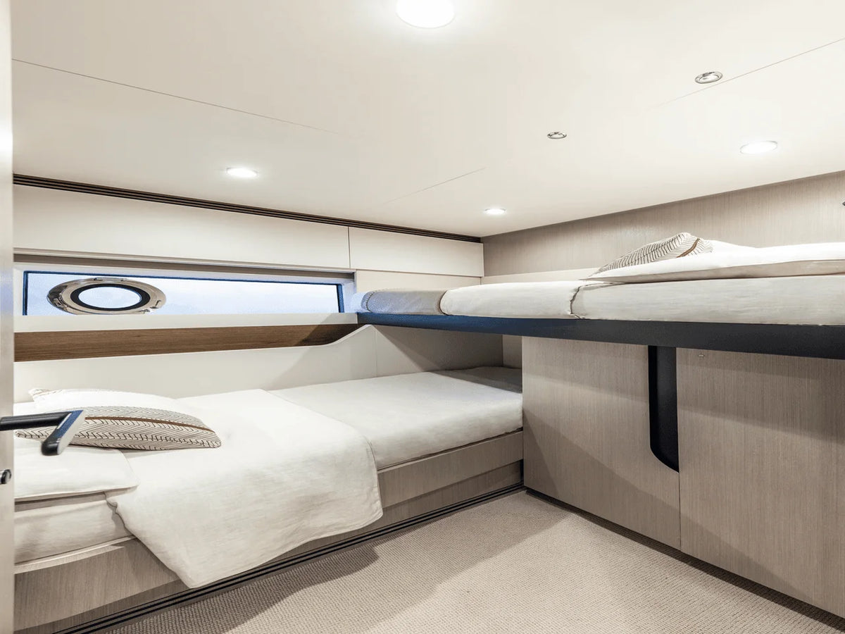 2027 Azimut S7 71.0 feet, Inuvik, Northwest Territories #16