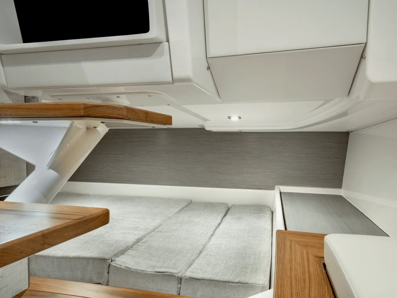 2025 Tiara Yachts LS 43 43.0 feet, Inuvik, Northwest Territories #33