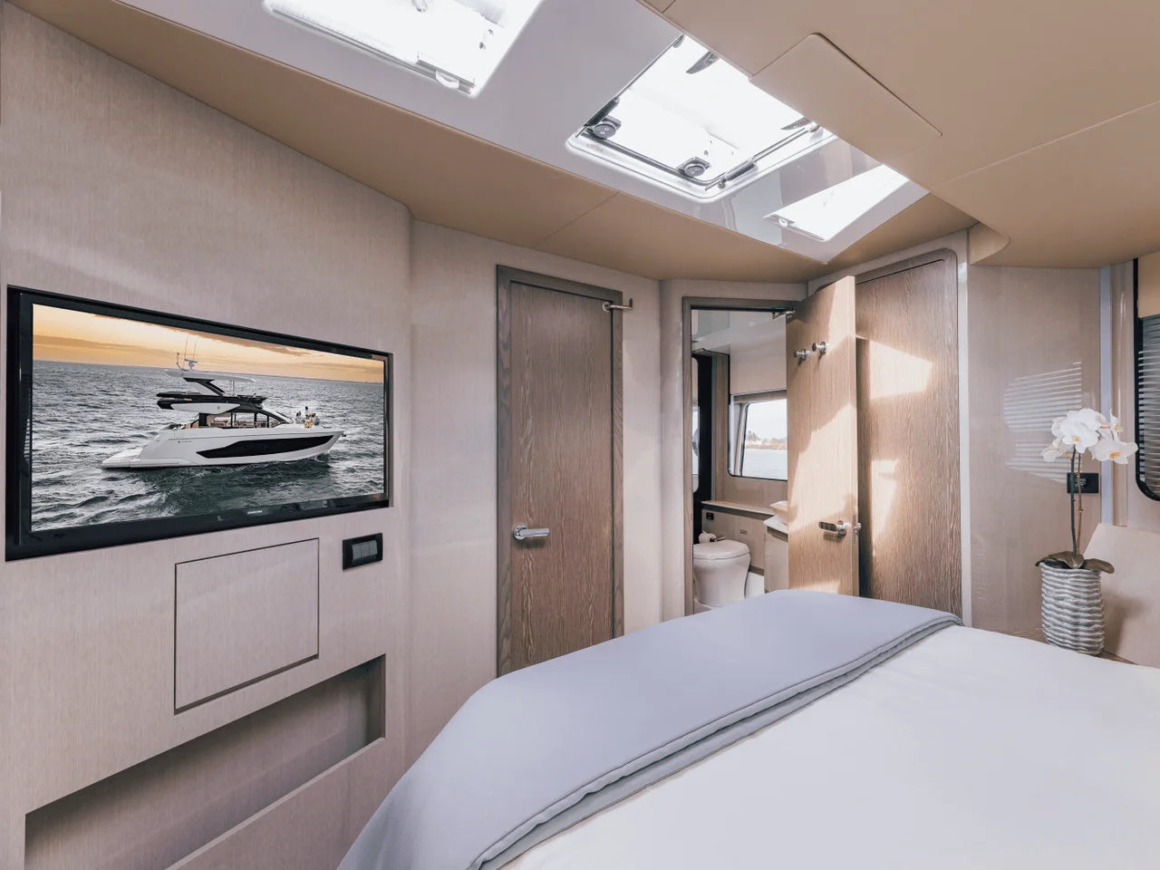 2026 Cruisers Yachts 57 FLY 57.0 feet, Inuvik, Northwest Territories #98