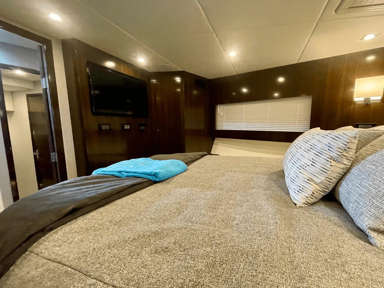 2023 Cruisers Yachts 46 CANTIUS 46.0 feet, Quincy, MA #25
