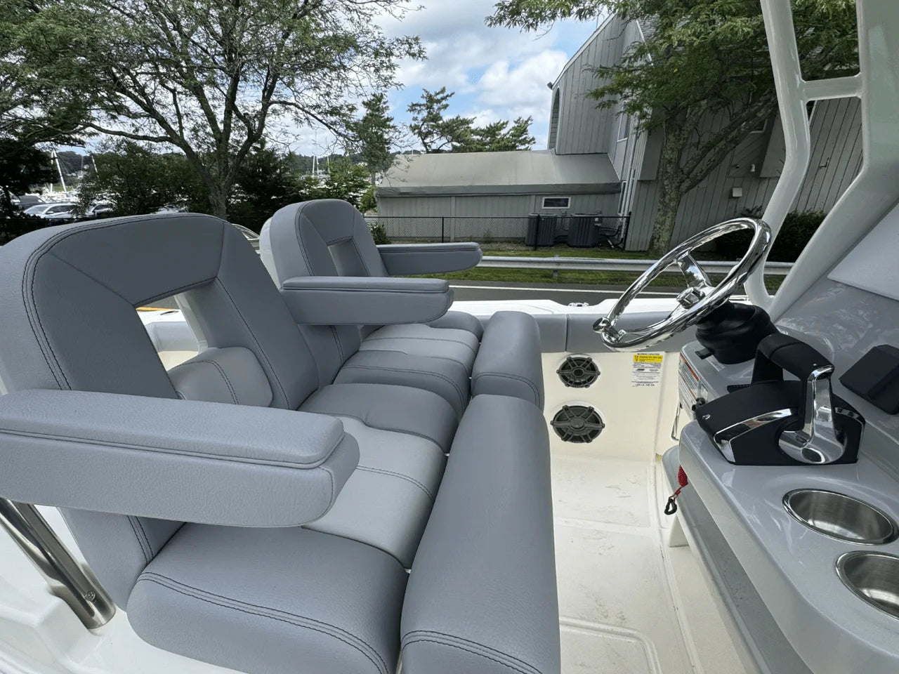 2026 Boston Whaler 250 Outrage 25.0 feet, Huntington, NY #16