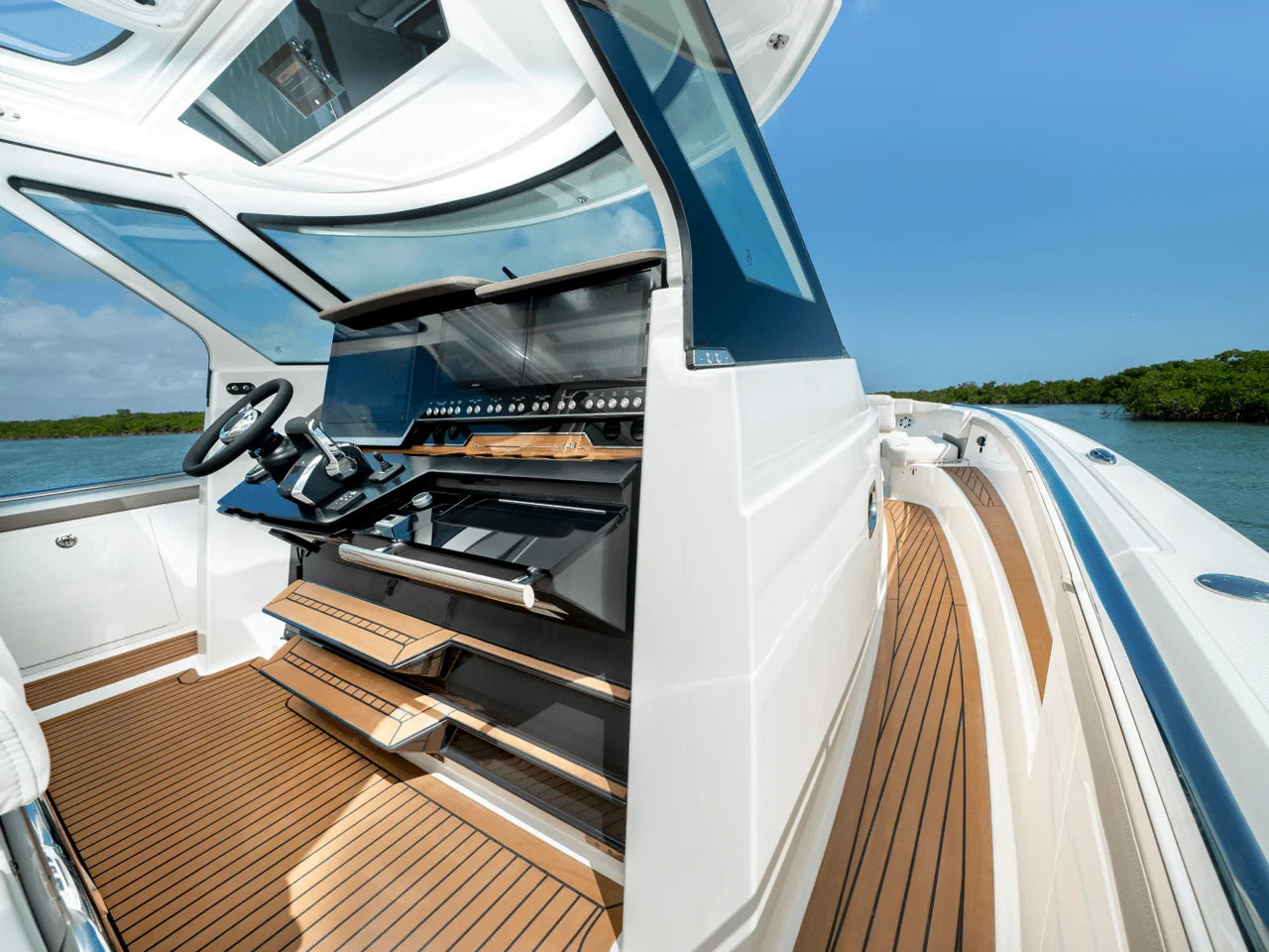 2025 Tiara Yachts LS 48 48.0 feet, Inuvik, Northwest Territories #18
