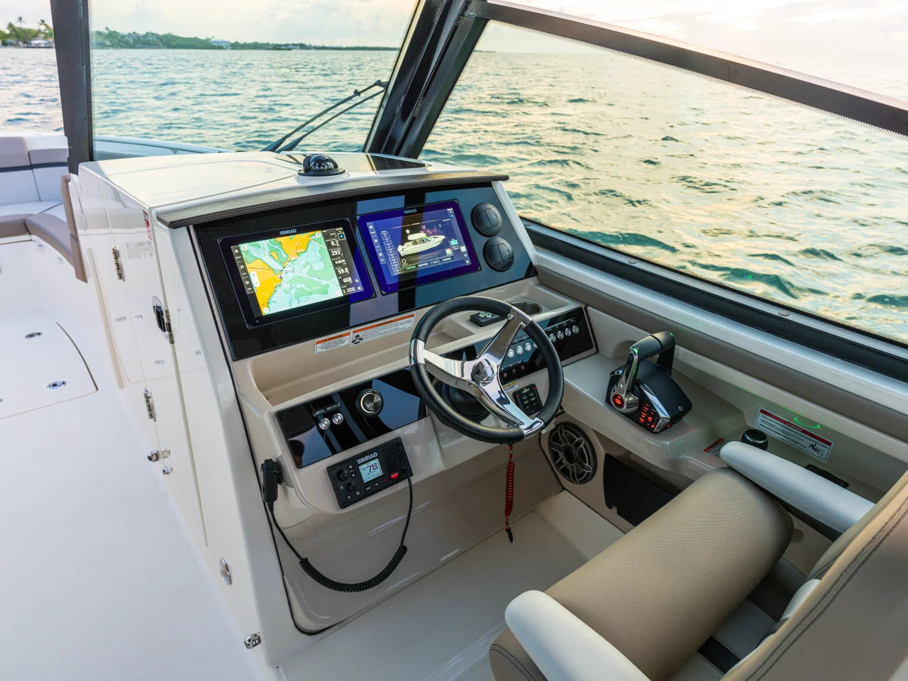2027 Boston Whaler 330 Vantage 33.0 feet, Sarasota, Florida #25