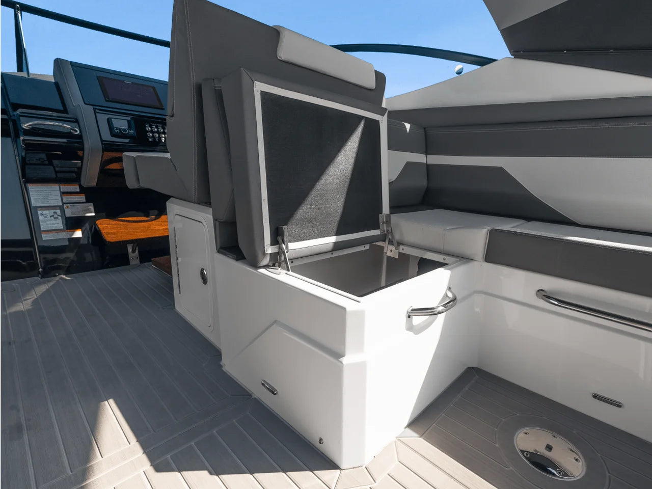 2026 Cruisers Yachts 38 GLS Outboard 38.0 feet, Inuvik, Northwest Territories #76