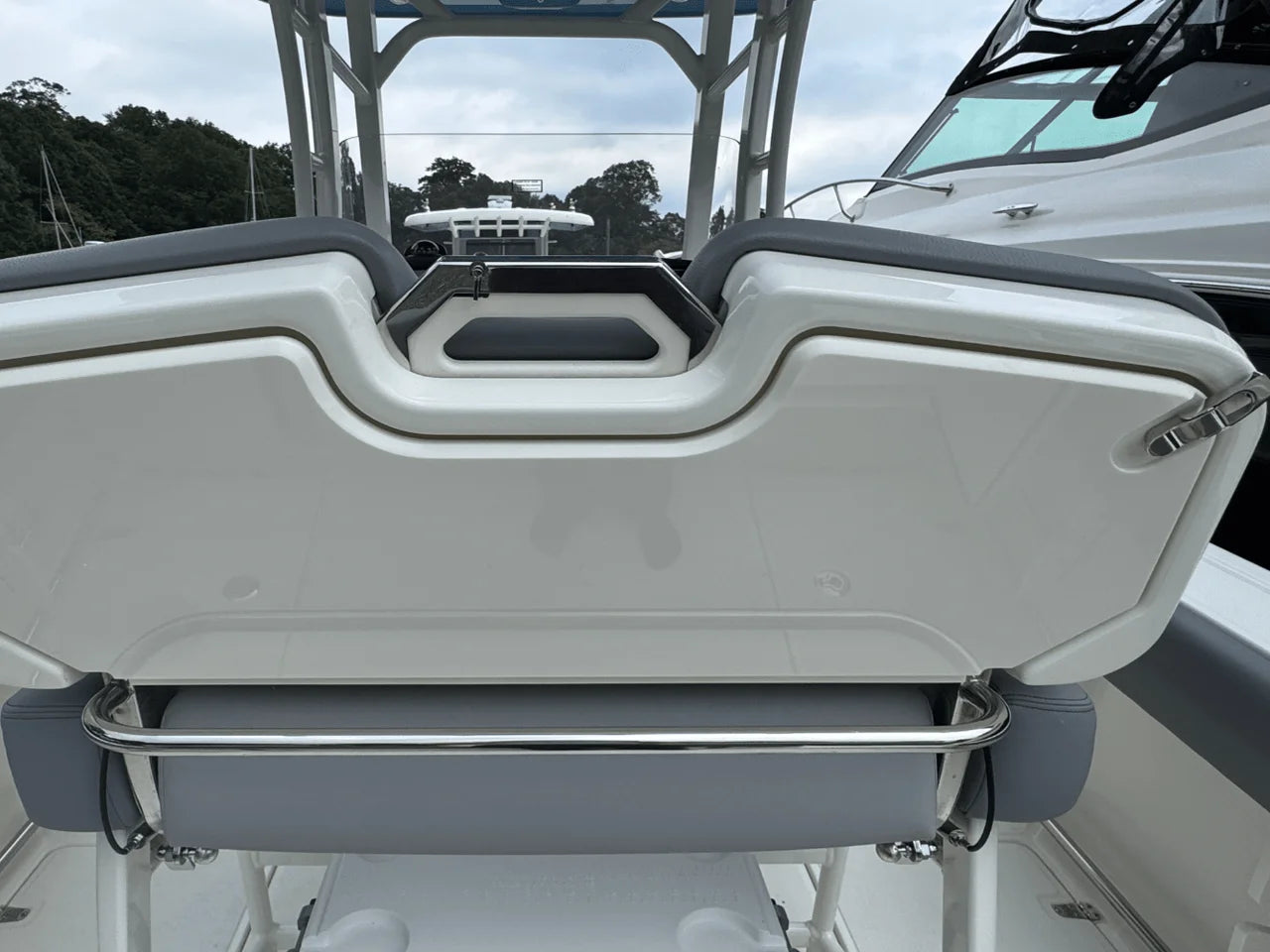 2026 Boston Whaler 230 Outrage 23.0 feet, Huntington, NY #19