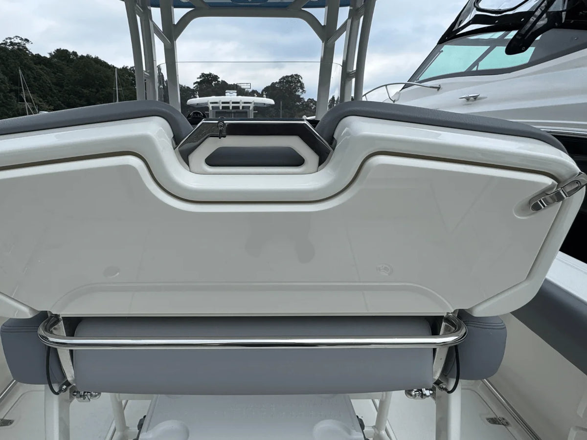 2026 Boston Whaler 230 Outrage 23.0 feet, Huntington, NY #19