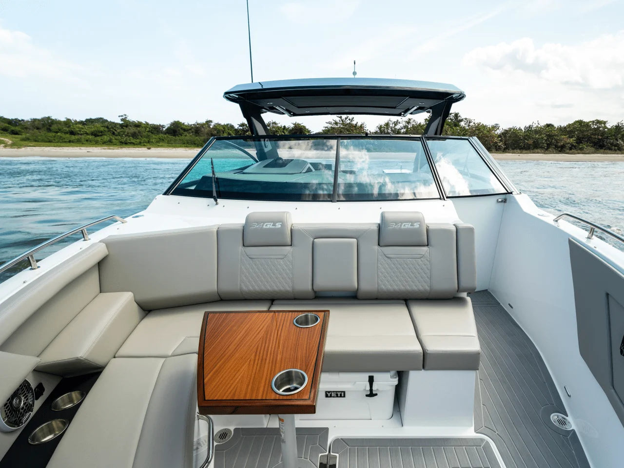 2026 Cruisers Yachts 34 GLS Outboard 35.0 feet, Inuvik, Northwest Territories #109