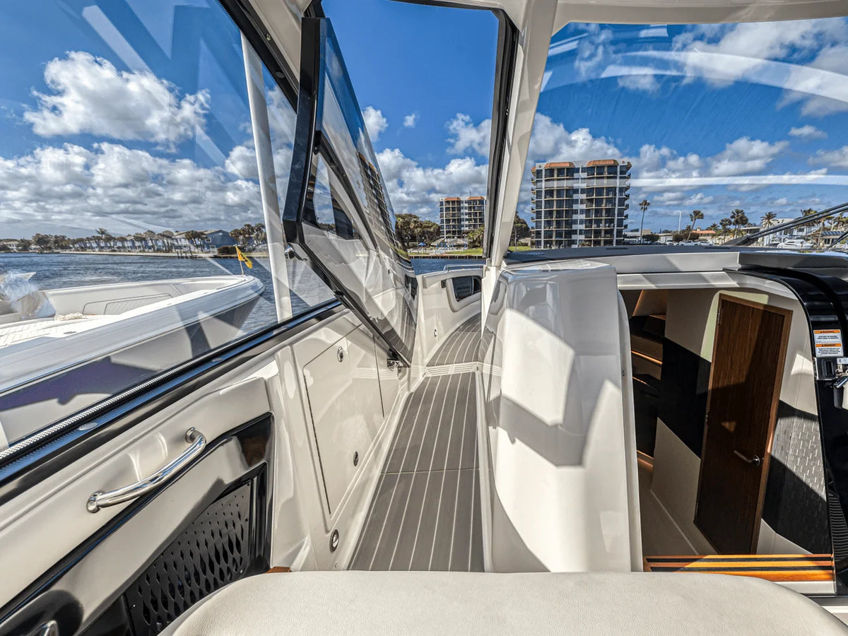 2022 Sea Ray 370 SUNDANCER OUTBOARD 37.0 feet, Highland Beach, FL, FL #16