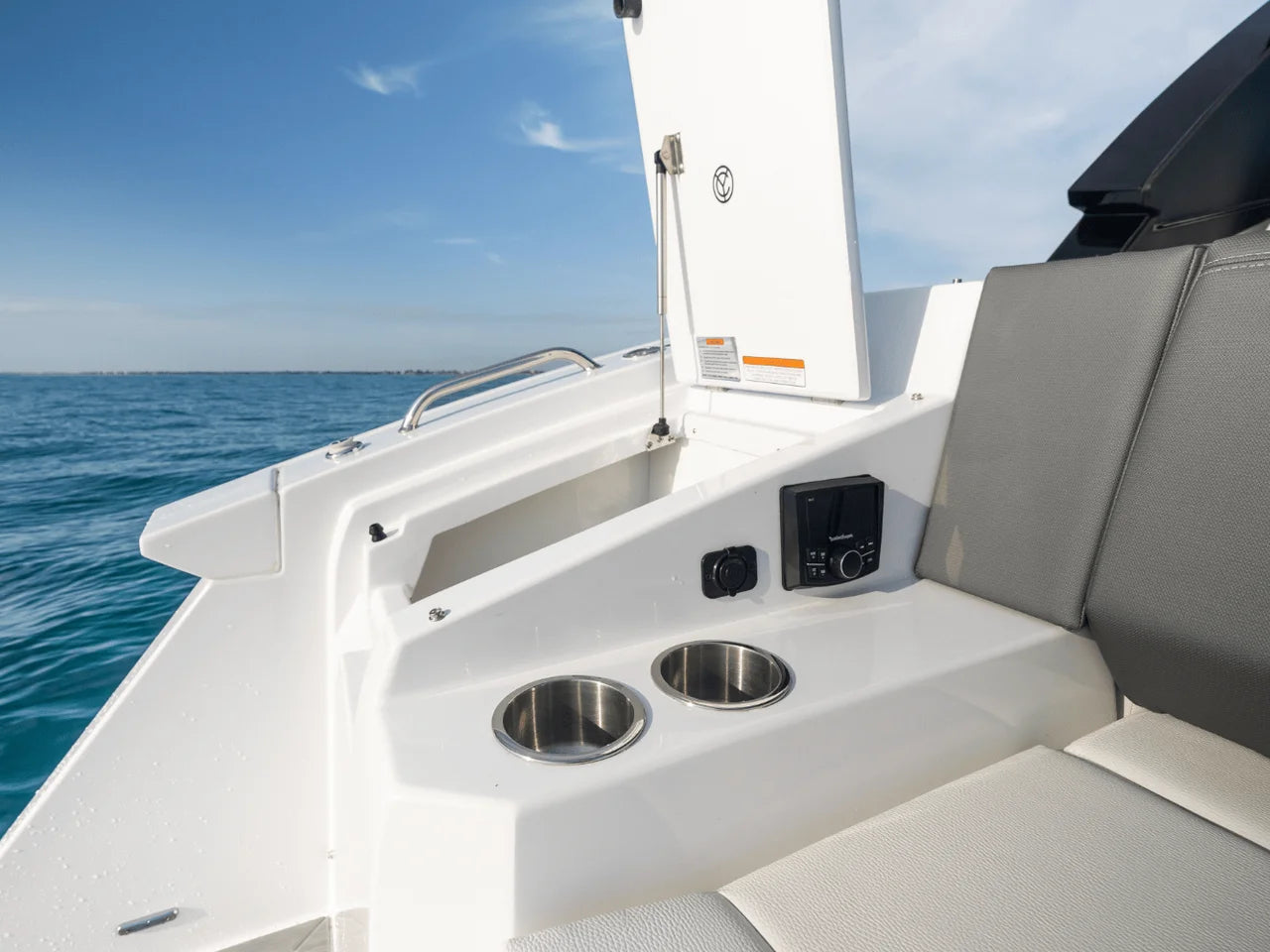 2026 Cruisers Yachts 38 GLS Outboard 38.0 feet, Inuvik, Northwest Territories #56