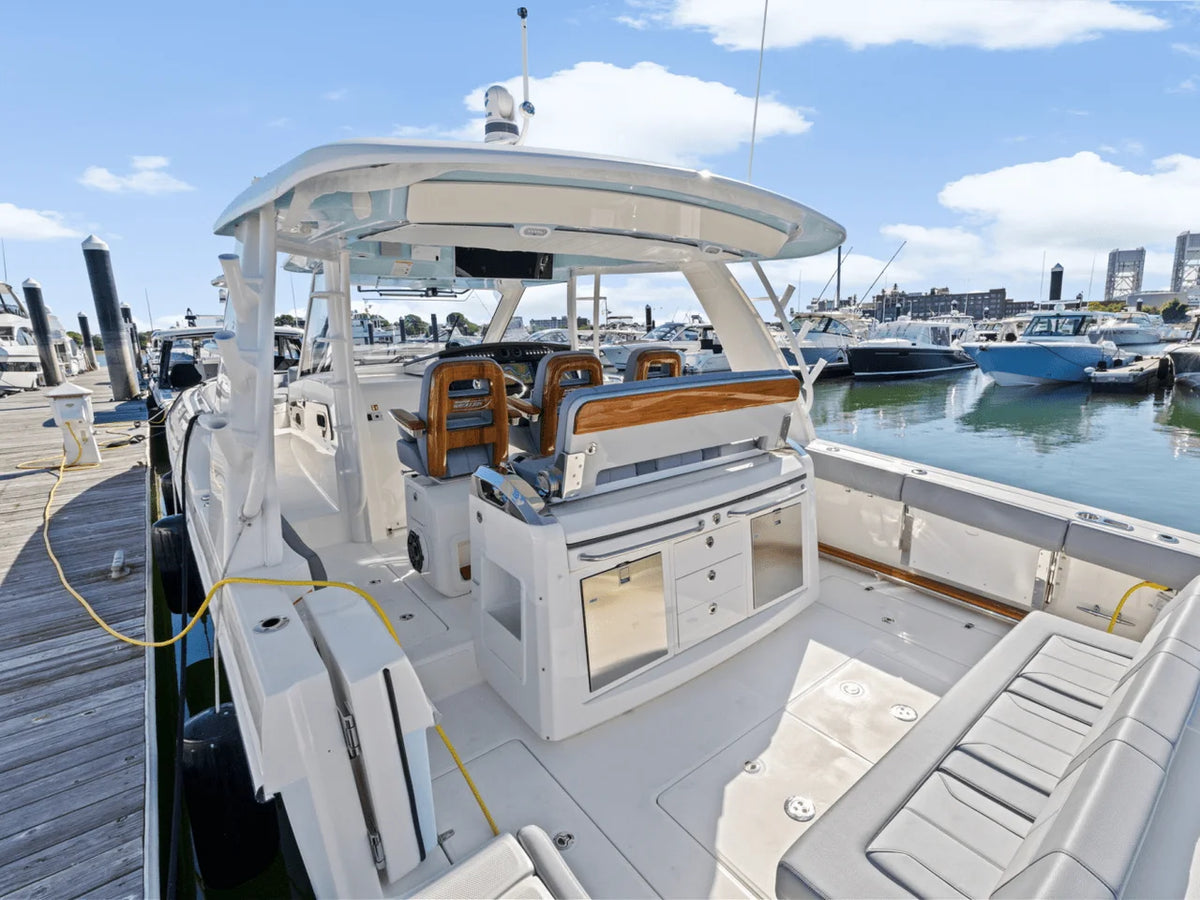 2026 Boston Whaler 420 Outrage 42.0 feet, Quincy, MA #14