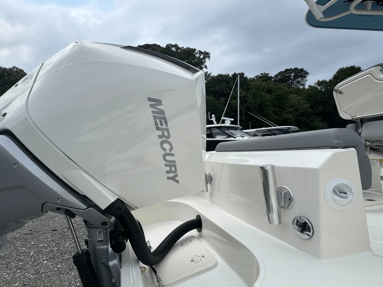 2026 Boston Whaler 230 Outrage 23.0 feet, Huntington, NY #5