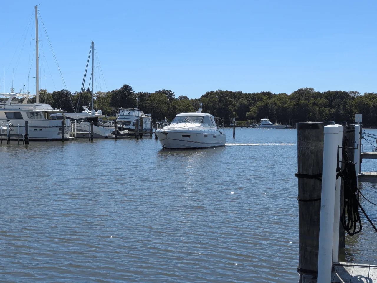 2013 Cruisers Yachts 48 CANTIUS 48.0 feet, Baltimore, MD #9