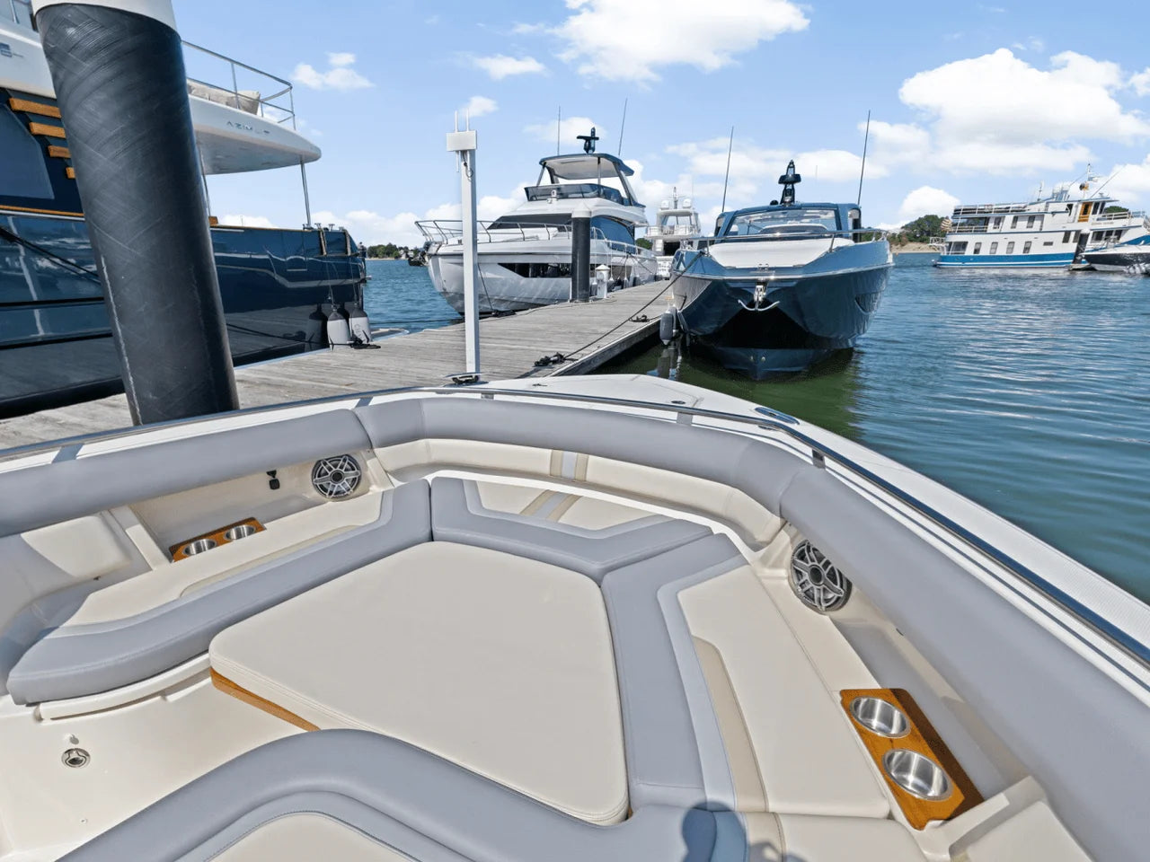 2025 Boston Whaler 380 Realm 38.0 feet, Quincy, MA #46
