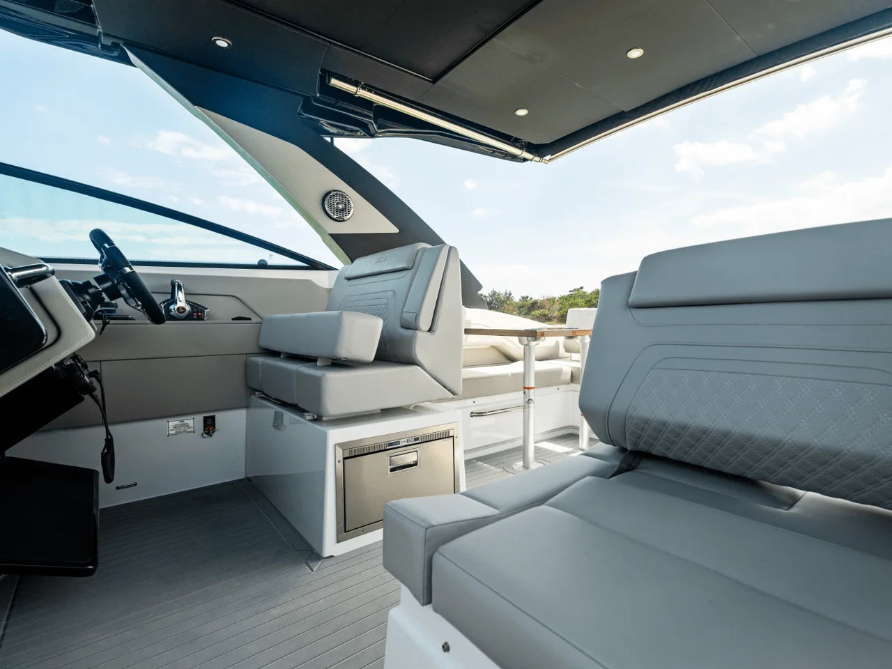 2026 Cruisers Yachts 34 GLS Outboard 35.0 feet, Inuvik, Northwest Territories #66