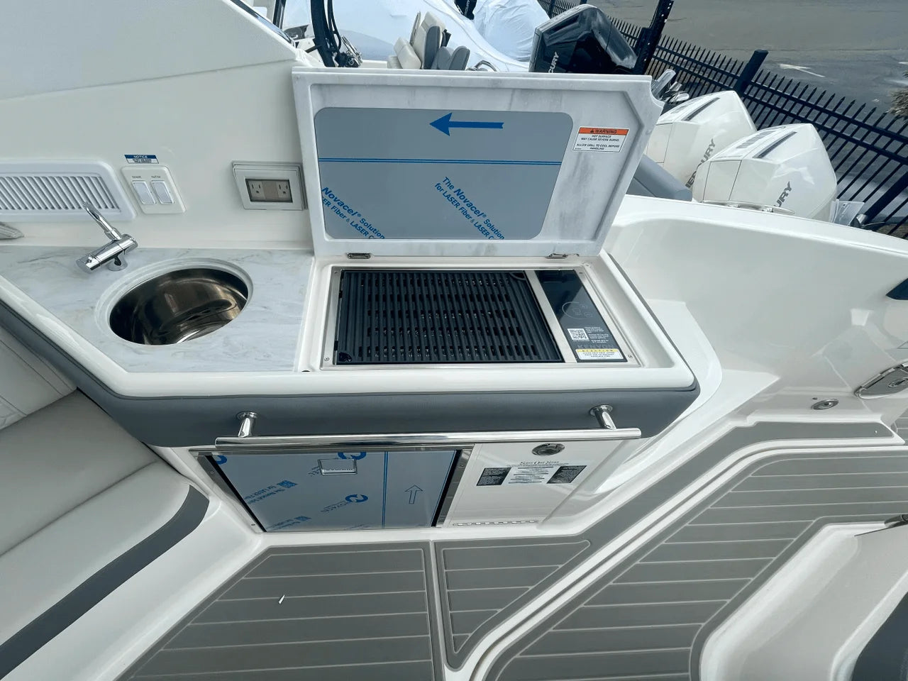 2026 Sea Ray Sundancer 320 Outboard 32.0 feet, Danvers, Massachusetts #9