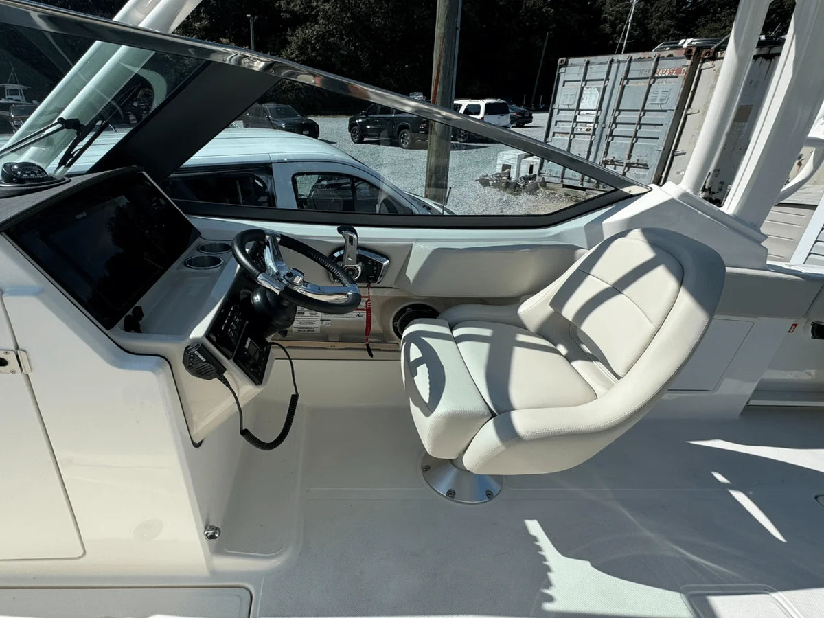 2026 Boston Whaler 240 Vantage 24.0 feet, Huntington, NY #16