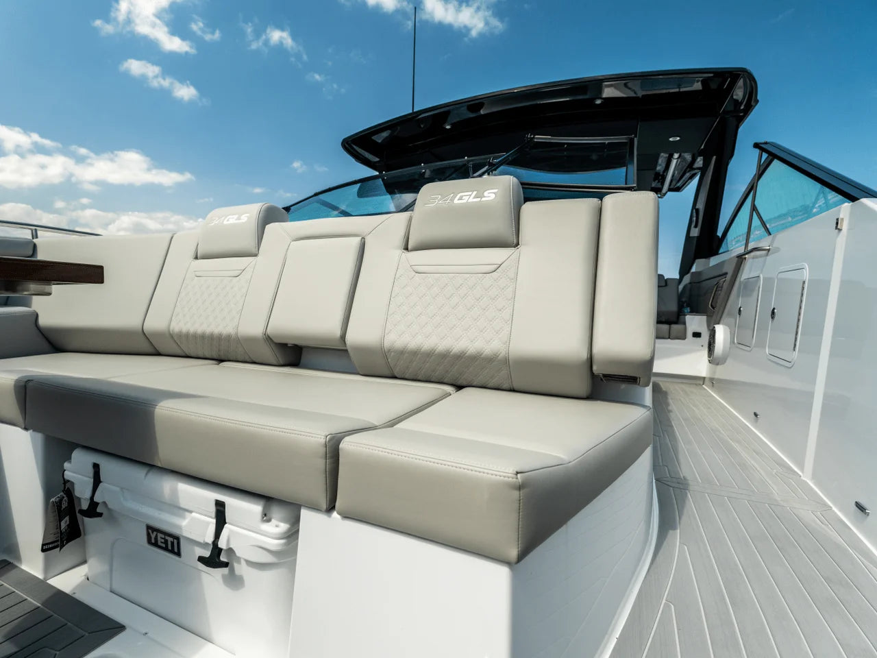 2027 Cruisers Yachts 34 GLS Outboard 34.0 feet, Venice, Florida #107