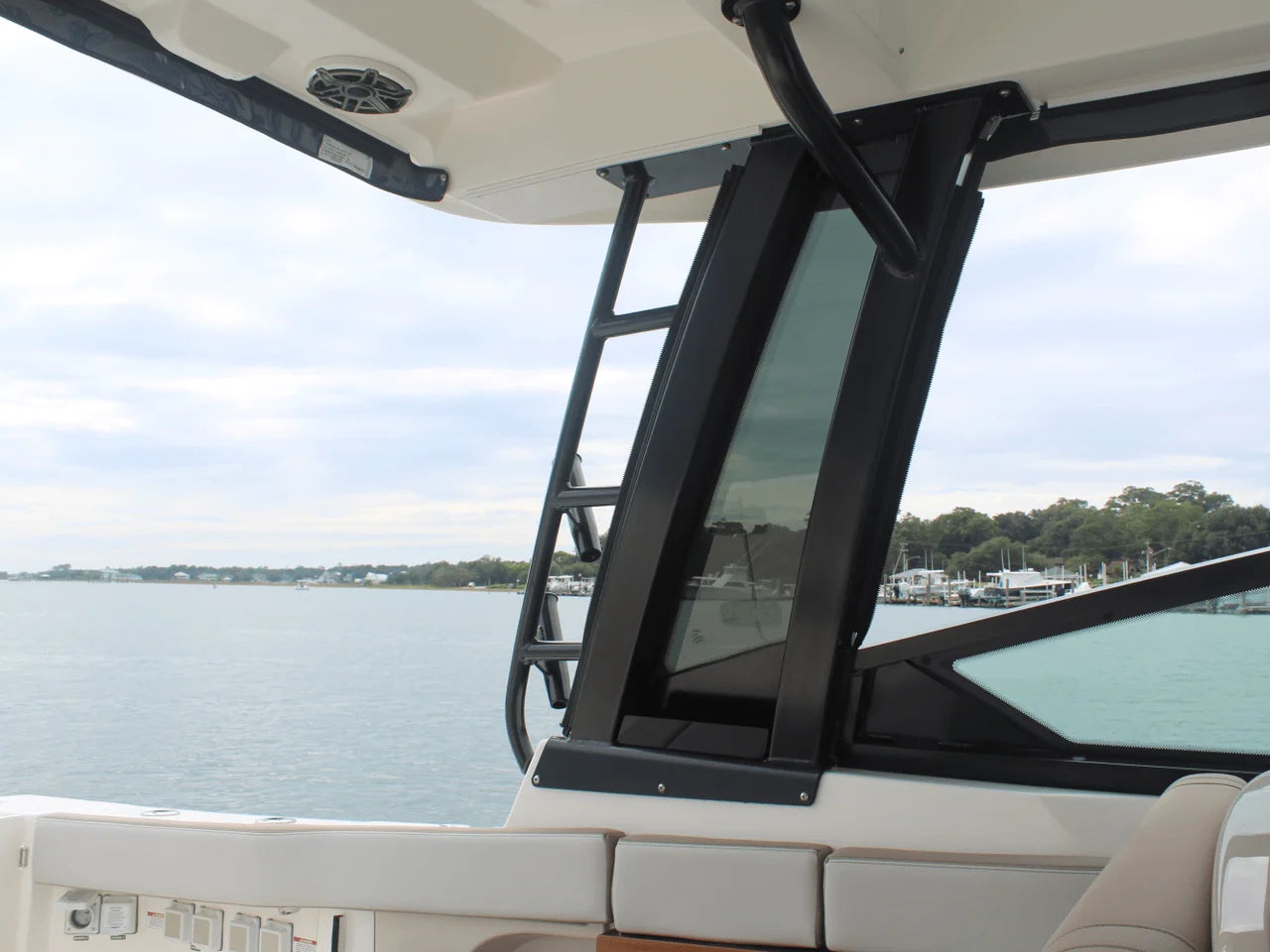 2026 Boston Whaler 330 Vantage 33.0 feet, Charleston, South Carolina #41