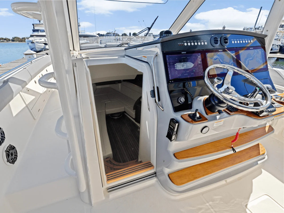 2026 Boston Whaler 420 Outrage 42.0 feet, Quincy, MA #34
