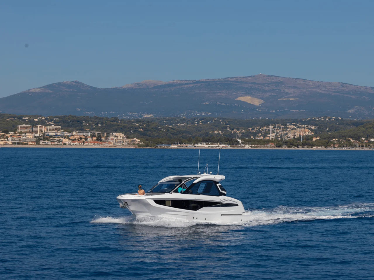 2026 Galeon 335 GTO 33.0 feet, Inuvik, Northwest Territories #11