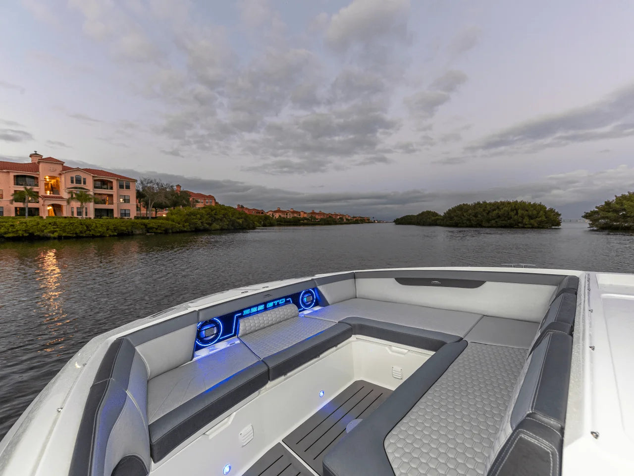 2026 Galeon 335 GTO 33.0 feet, Inuvik, Northwest Territories #104